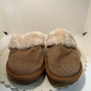 MINNETONKA tan suede leather slip on slippers faux fur inners size 6